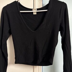 Bozzolo Black Ribbed V-Neck Long Sleeve Crop Top